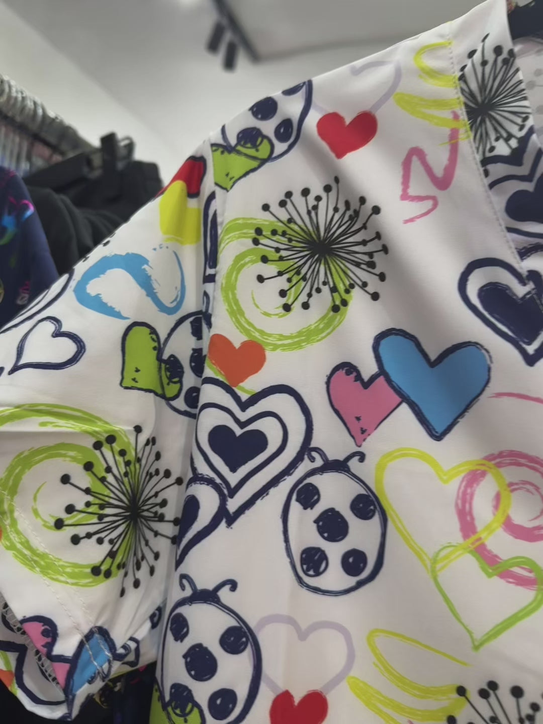 Polera Clínica Estampada Mujer GT 1921WH