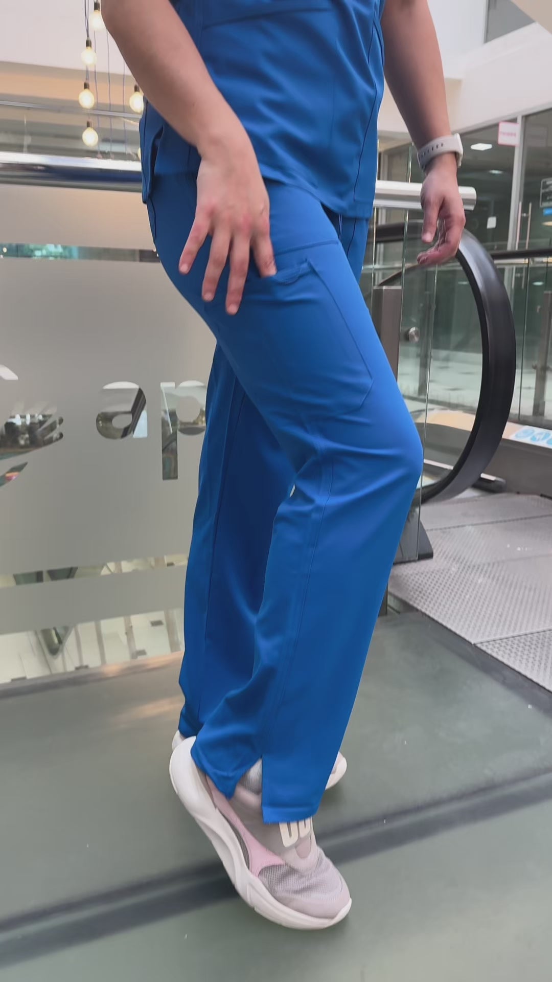 Pantalón Clínico Mujer Studio 3063 Azul Rey