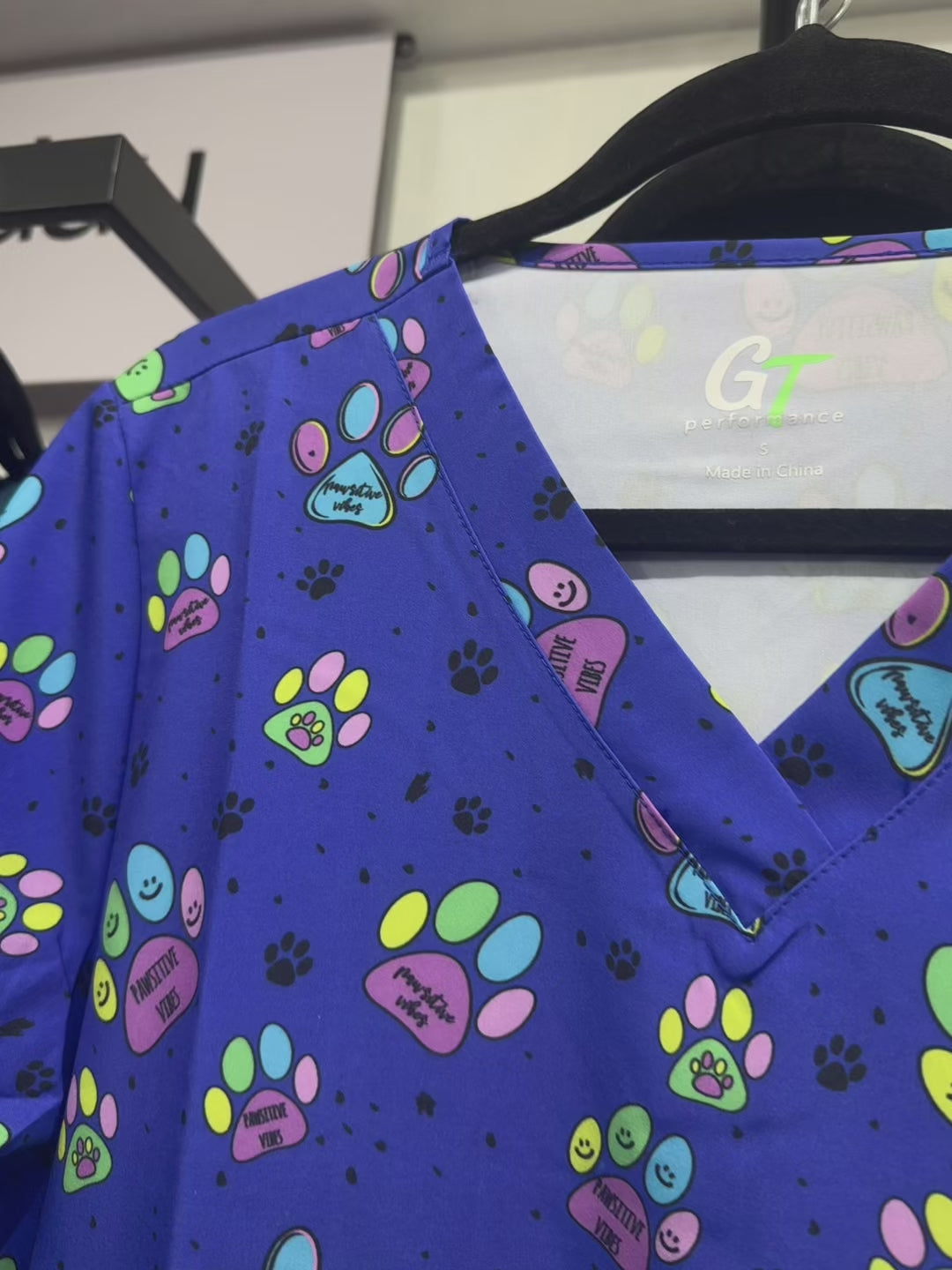 Polera Clínica Estampada Mujer GT 1936