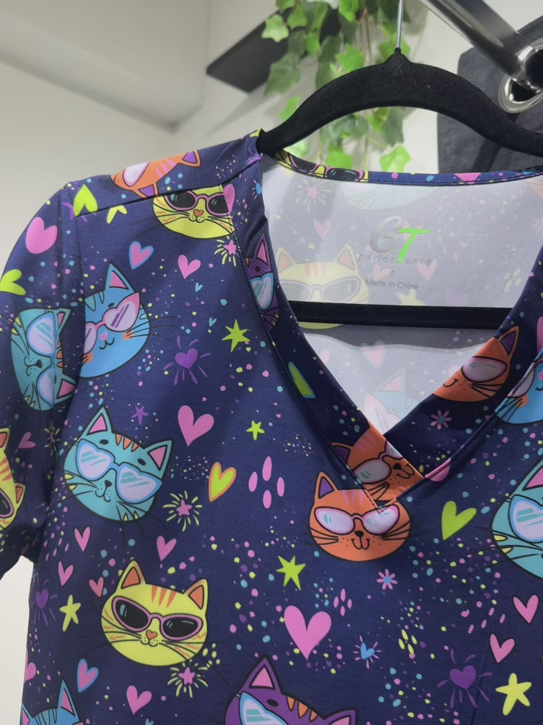 Polera Clínica Estampada Mujer GT 1962