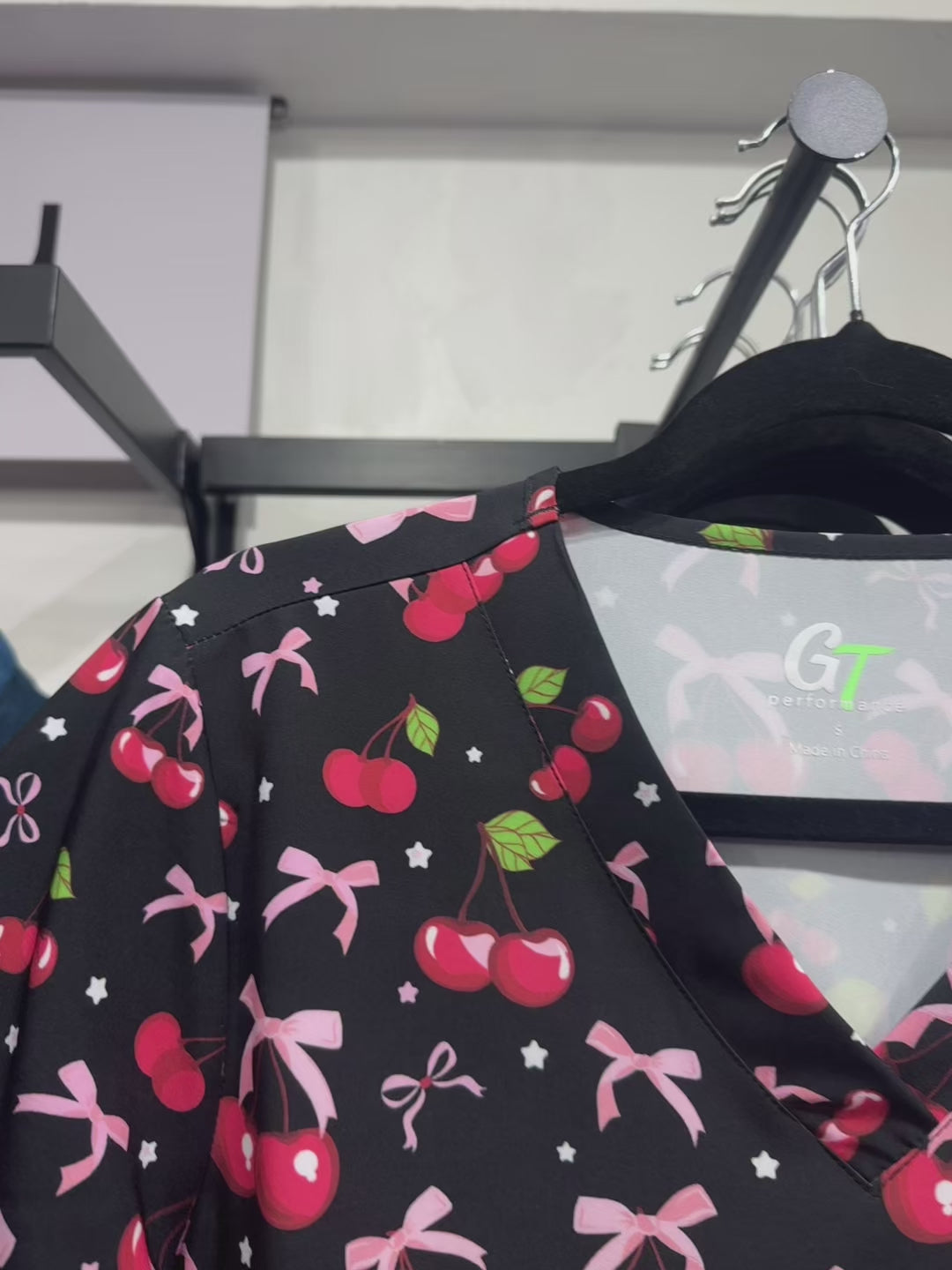 Polera Clínica Estampada Mujer GT 1865BK